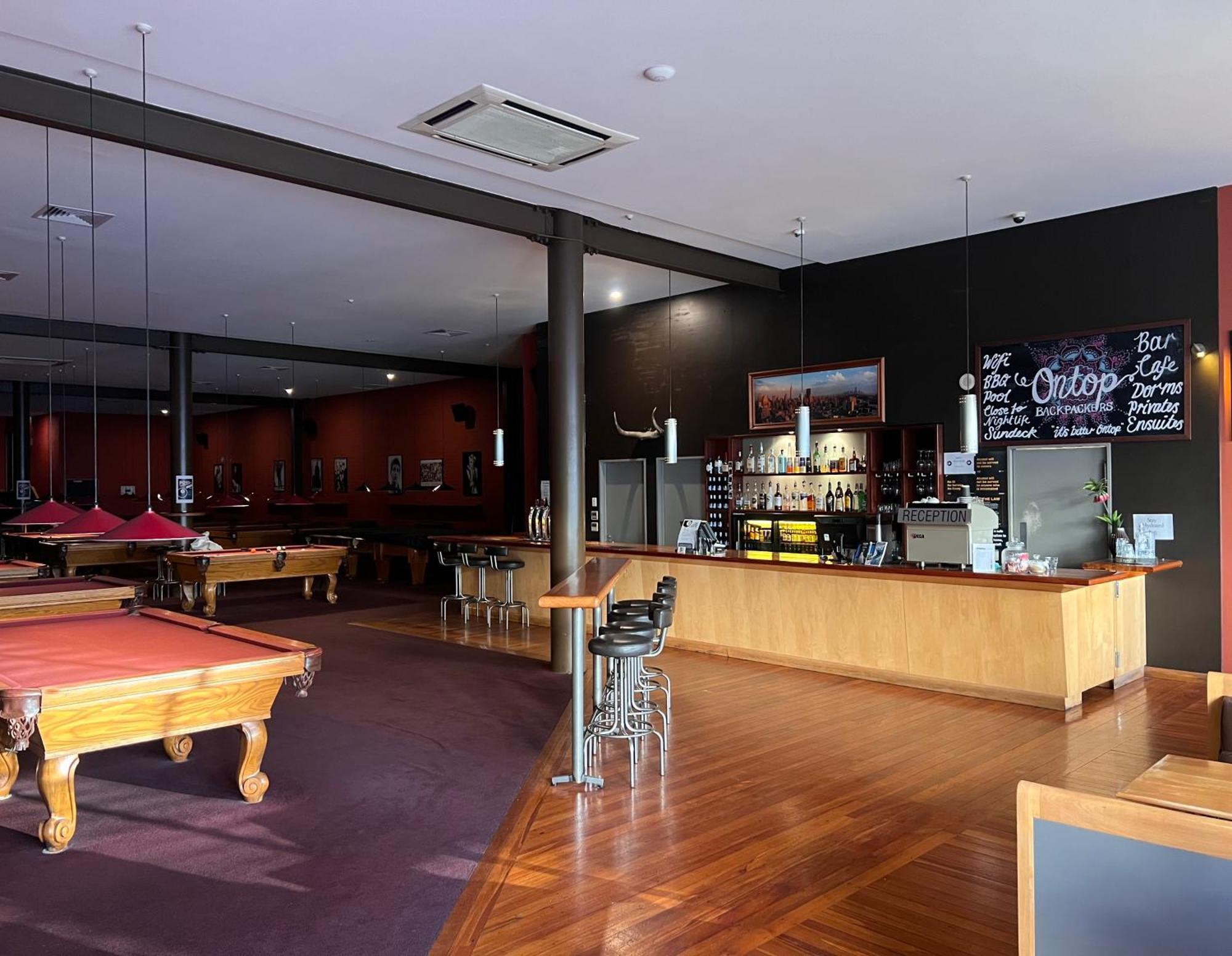 On Top Backpackers Dunedin Eksteriør bilde