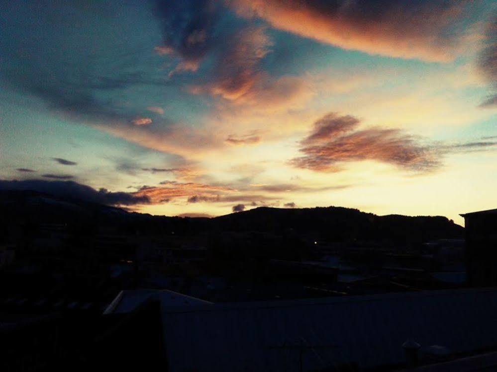 On Top Backpackers Dunedin Eksteriør bilde